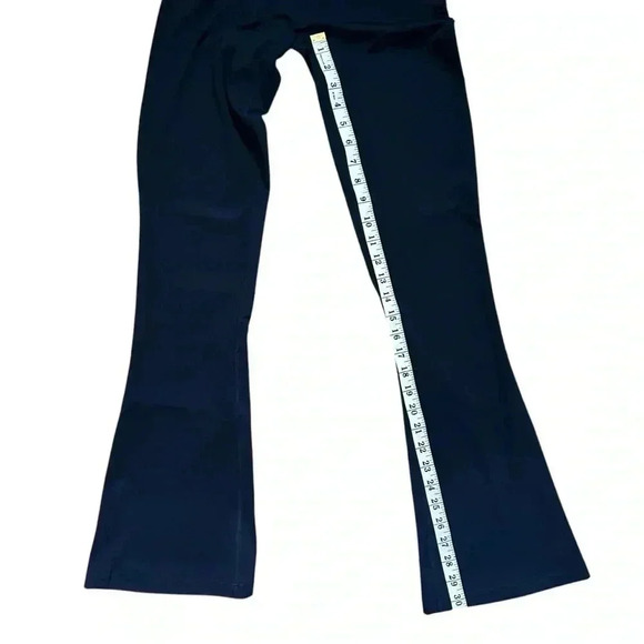 NWT - Women’s Best - Sapphire Flare Leggings - Picture 7 of 8